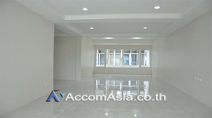 12  Office Space For Sale in Silom ,Bangkok BTS Sala Daeng AA13149